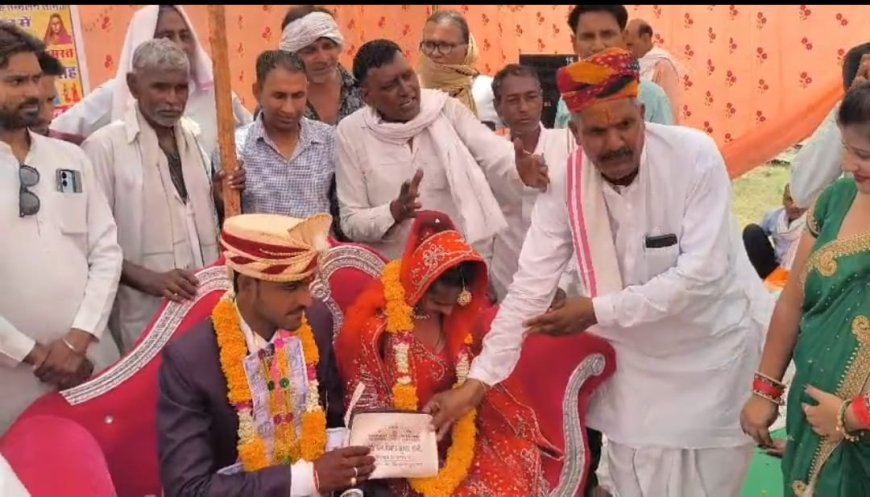 सामूहिक विवाह सम्मेलन में 23 जोड़े ने थामा एक दूसरे का हाथ, आशीर्वाद देने उमड़ा कस्वा के लोगों का समूह
