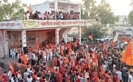 परशुराम जन्मोत्सव के उपलक्ष्य में आदि गौड़ ब्राह्मण समाज द्वारा झांकियों के साथ शौभायात्रा निकाली