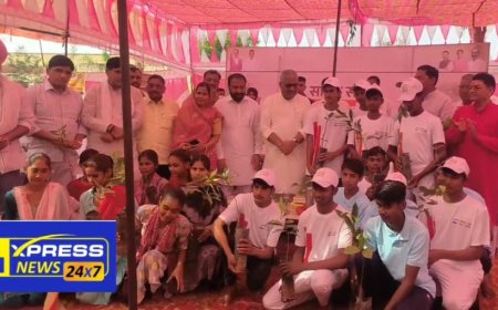 केंद्रीय मंत्री भूपेंद्र यादव का गोविन्दगढ़ क्षेत्र में सांसद संपर्क संवाद दौरा: विकास कार्यों की समीक्षा की, ग्रामीणों की समस्याओं का मौके पर किया समाधान