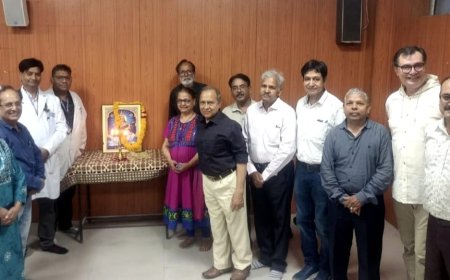 प्रेस की आजादी पर सांस्कृतिक प्रस्तुतियों और प्रेरणादायक वक्तव्य, मीडियाकर्मियों और मेडिकल कॉलेज के अधिकारियों, डॉक्टर्स का सम्मान