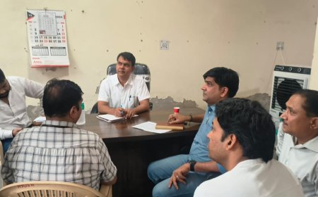 गोविंदगढ़ सीएचसी का मेडिकल संयुक्त निदेशक ने किया निरीक्षण: एक्स-रे फिल्म नहीं मिली, डॉक्टर और कर्मचारियों के क्वार्टर जर्जर हालत में मिले