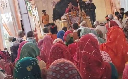 श्रीमद्भागवत  कथा प्रवचन: कामनाओं को सीमित कर प्रभु भक्ति की जाए तो परम आनंद की प्राप्ति: आचार्य अवधेश