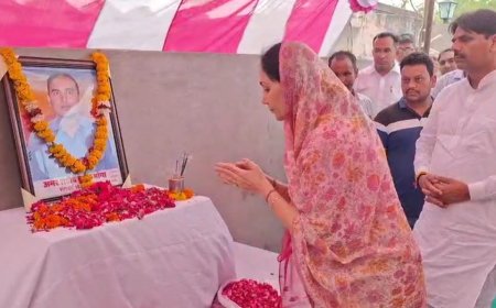 उप मुख्यमंत्री दिया कुमारी पहुंची शहीद सुरेंद्र कुमार के घर ,शहीद वीरांगना सहित परिजनों से मिलकर बंधाया ढांढस