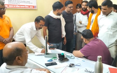 विकास एवं संघर्ष समिति के सदस्यों को  हॉस्पिटल इंचार्ज ने बताई समस्याएं