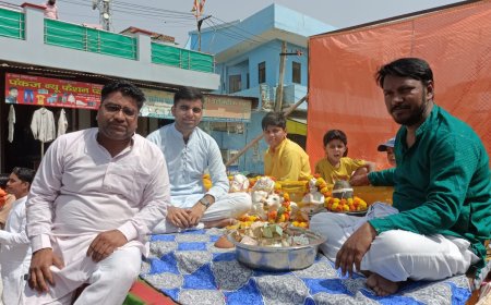 नौगावा 251 कलशो के साथ निकाली भव्य कलश यात्रा