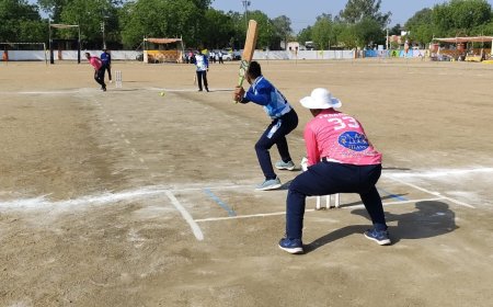 केपीएल डे नाइट टूर्नामेंट परवान चढ़ा:  दूसरे दिन चेन्नई सुपर किंग ने सीजन का सर्वश्रेष्ठ स्कोर बनाया, रात्रि कालीन मैच देखने उमड़े खेल प्रेमी