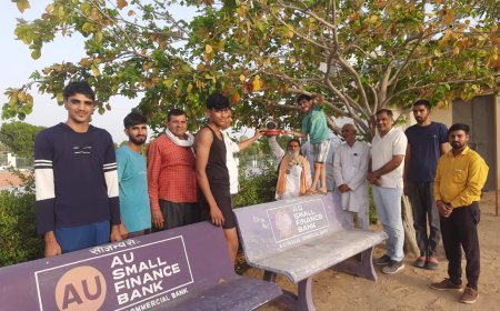 कांवट कृष्णा कॉलेज एवं मीनल डिफेंस एकेडमी में  श्री श्री 1008 श्री सीताराम दास जी महाराज के सानिध्य में बेजुबान पक्षियों के लिए लगाए परिंडे