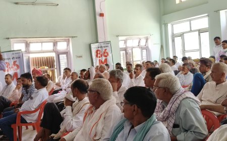 हवाई टिकिट देकर की हौसला अफजाई।