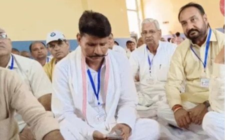 बड़ौदामेव में पूर्व सरपंच को दी श्रद्धांजलि:सर्व समाज चेतना दिवस मनाया, विधायक ने पुष्प अर्पित किए