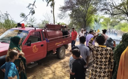 हरिजन बस्ती बांध की पाल पर लगी आग को फायर ब्रिगेड द्वारा पाया काबू