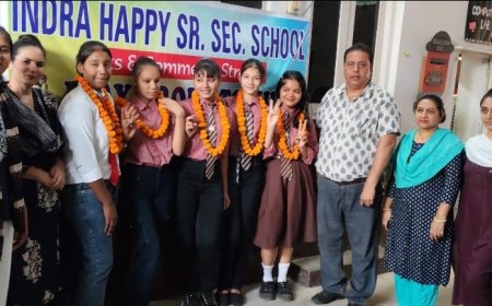 इंद्रा हैप्पी स्कूल में कला संकाय में खुशबू गुप्ता रिदिमा शर्मा निशा हर्षिता प्राची ने किया स्कूल टॉप