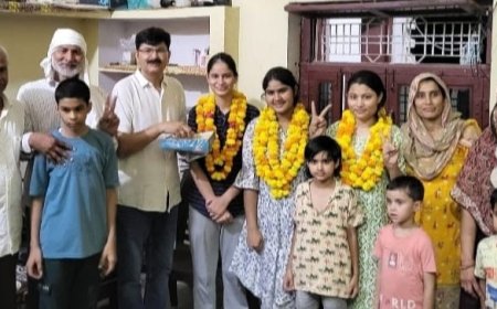 12वीं बोर्ड परीक्षा में ईपी स्कूल के 90 स्टूडेंट्स ने मारी बाजी