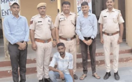 दुकान से नकद पैसे चोरी के मामले में पुलिस ने खुलासा करते हुआ आरोपी किया गिरफ्तार