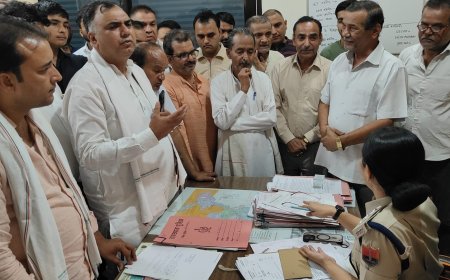 क्षेत्र में बढती चोरियों को लेकर डीएसपी को सोंपा ज्ञापन