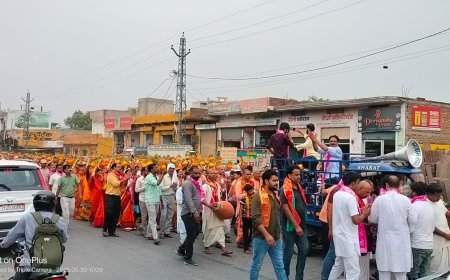 श्री राधा गोविंद मंदिर मूर्ति प्राण प्रतिष्ठा महोत्सव:- बग्गी  में सवार होकर भगवान ने किया नगर भ्रमण,उमड़ा जन सैलाब