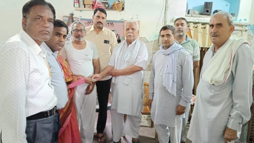सामाजिक सरोकार - दिवंगत युवक के परिवार को हाथ ना फैलाना पड़े , इसलिए उठाया जिम्मा