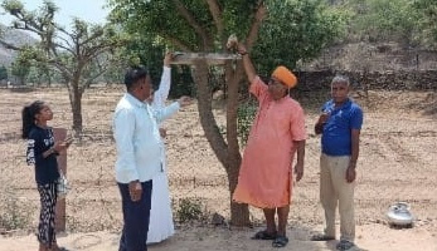 उदयपुरवाटी में शाकंभरी रोड पर आनंद श्री  चेतना केंद्र पर लगाए परिंडे