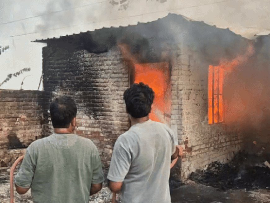अजमेर में फर्नीचर गोदाम धधका:दमकल ने पाया काबू, कारणों व नुकसान का खुलासा नहीं
