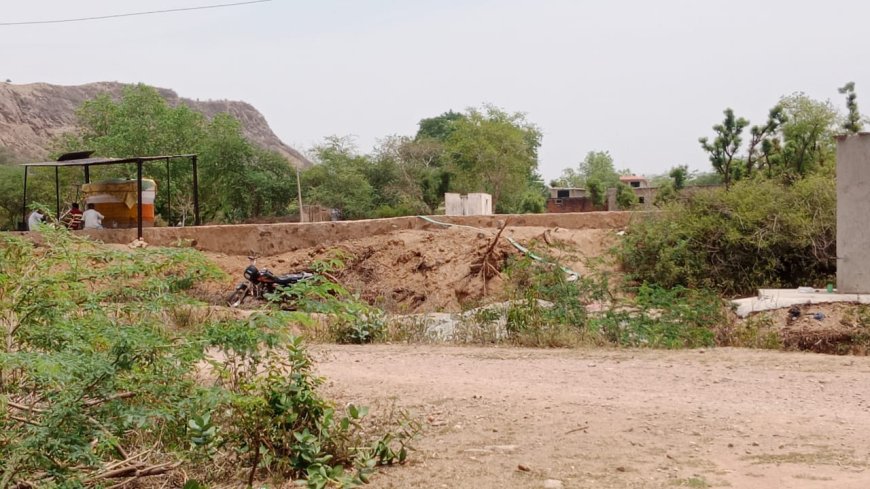 अवैध रूप से सरकारी नाले पर निर्माण कार्य कर प्लाटिंग करने का मामला:  जिम्मेदार अधिकारी मौन, आखिर क्यों?