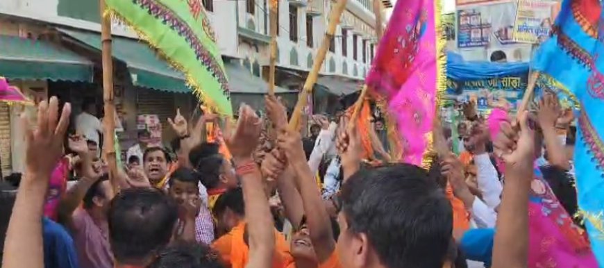 प्राण प्रतिष्ठा समारोह के उपलक्ष्य में धर्म जागरण व बाइक रैली निकाली, जमकर झूमे श्याम भक्त, बाबा के जयकारों से गूंजा कस्बा