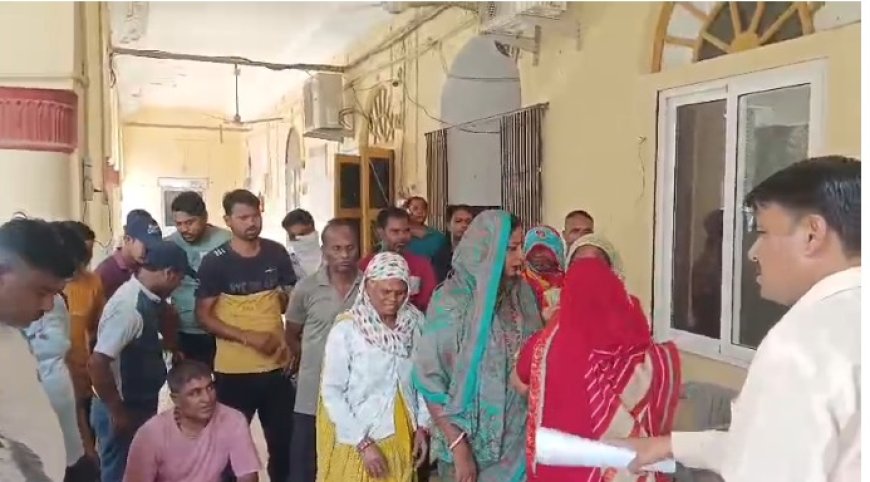 12 साल से नियुक्ति का इंतजार: 2012 में चयनित 329 सफाईकर्मियों ने निगम में जताया रोष, महिला ने दी आत्मदाह की चेतावनी