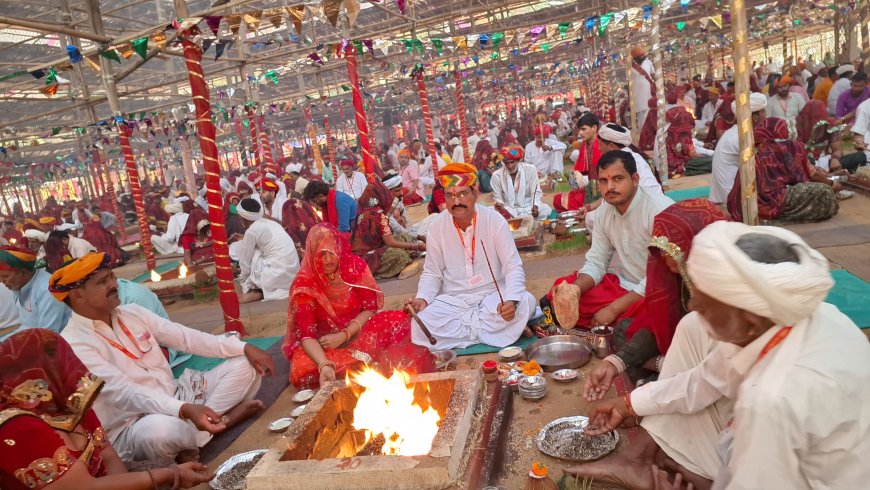 देवनारायण मंदिर लोहार्गल में 108 कुंडीय महायज्ञ में 271 जोड़ों ने दी देश सलामती के लिए यज्ञ में आहुति