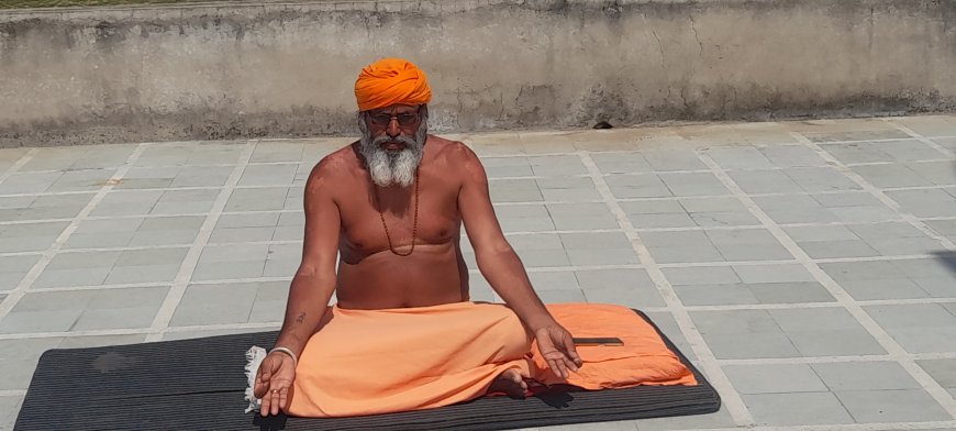 विश्व शांति के लिए अत्यधिक तापमान व लू में तपस्या