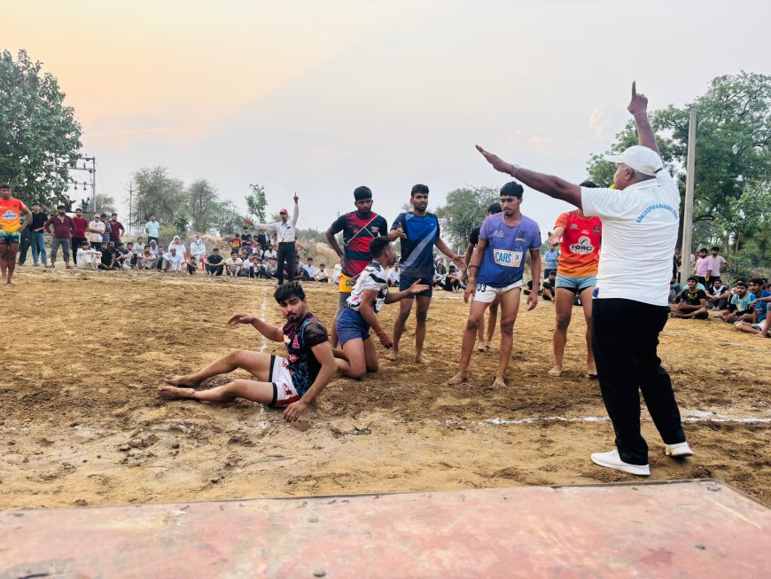 कब्बड्डी प्रतियोगिता में अलवर की टीम विजेता रही