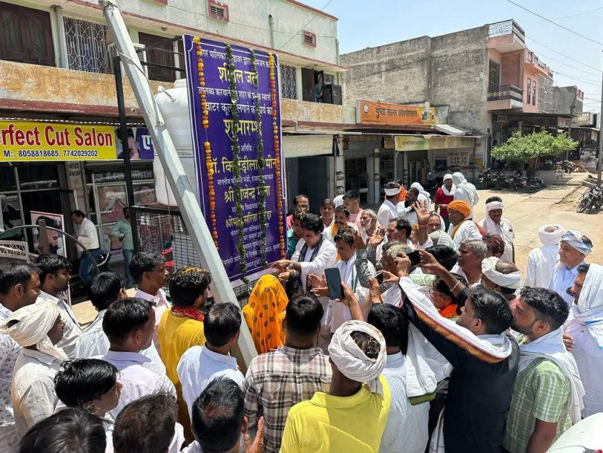 विधायक राजेंद्र मीणा ने मंडावर में दर्जनों वाटर कूलर व डेढ़ करोड़ रुपए की सड़कों के निर्माण कार्य का किया उद्घाटन