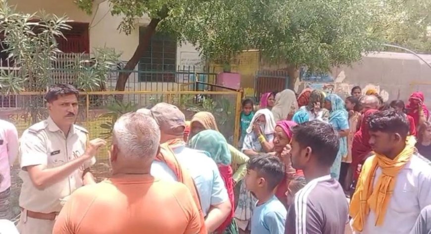रामबास में पानी की समस्या से परेशान महिलाओं का प्रदर्शन: 20 दिन से बंद सप्लाई, अधिकारी ने जवाब देने से किया मना