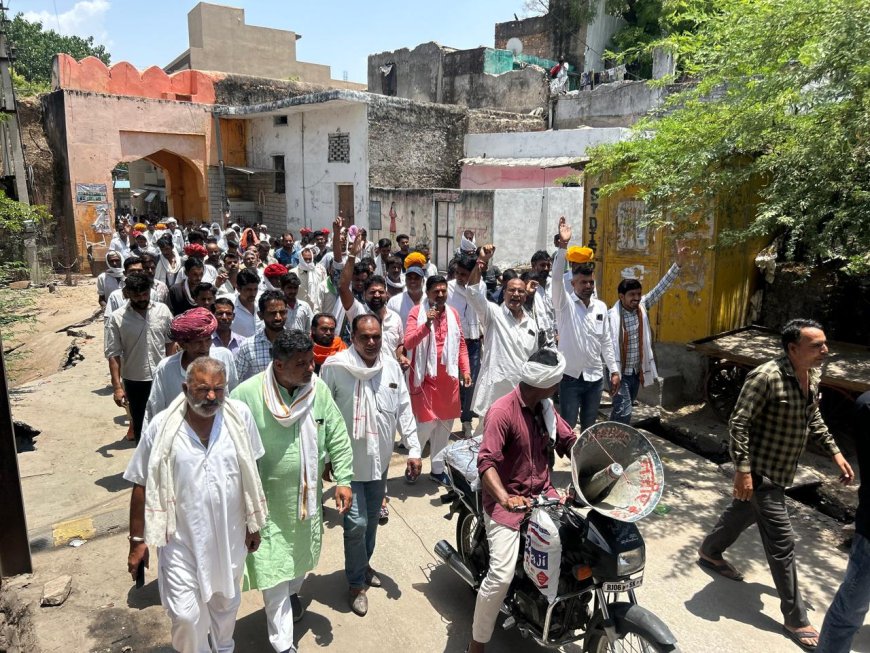भाजपा विधायक के खिलाफ कांग्रेस का हल्लाबोल, सरपंचों के निलंबन पर नगर में किया जोरदार प्रदर्शन
