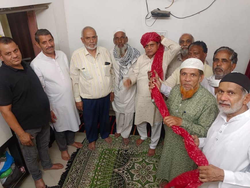 हज पर जाने वाले दंपति का किया इस्तकबाल
