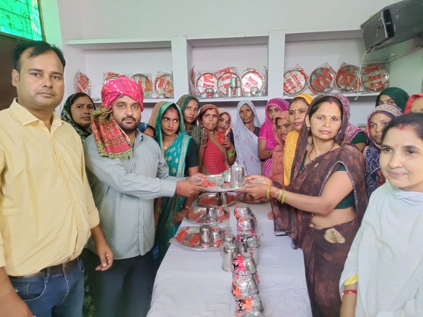 ग्राम हथैनी में बर्तन बैक की स्थापना