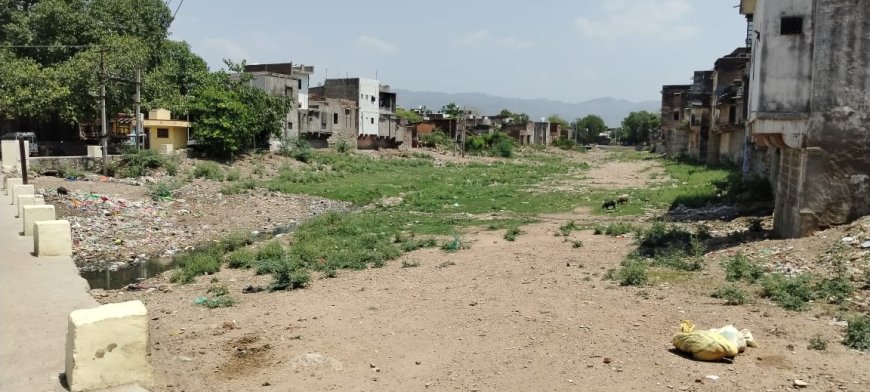 सुकड़ी किनारे वार्ड सुरक्षा दीवार निर्माण की मांग