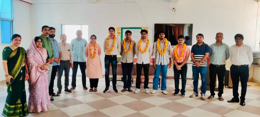 द बोहराज ग्लोबल स्कूल महुवा में प्रतिभावान छात्र-छात्राओं के साथ अभिभावकों का किया अभिनंदन स्वागत