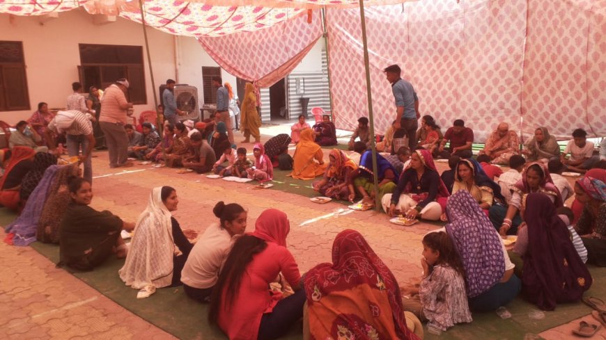 विशाल भंडारे में पाया हजारों श्रद्धालुओं ने प्रसाद मंदिर पर हुआ भजन सत्संग का आयोजन