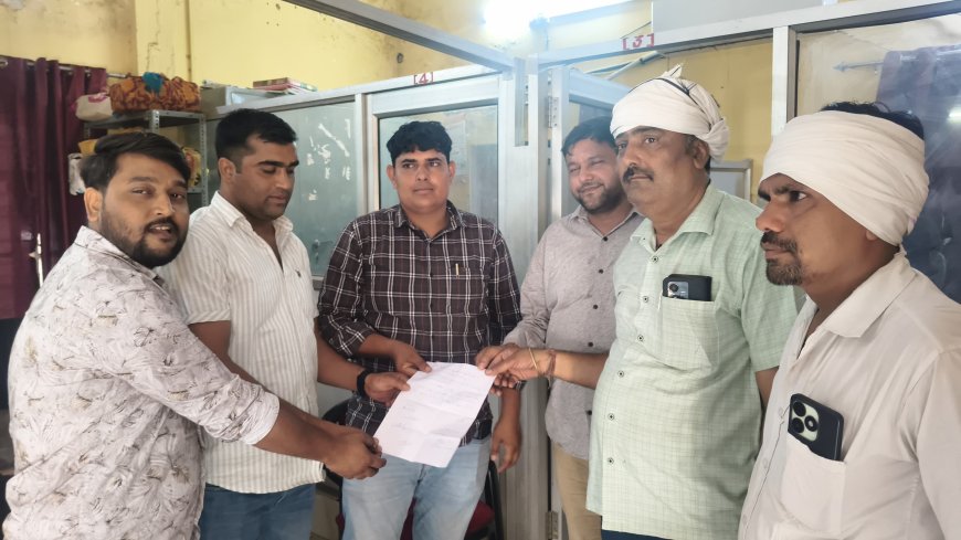 सफाई एवं रोशनी व्यवस्था को लेकर नगर पालिका कार्यालय में सोपा ज्ञापन