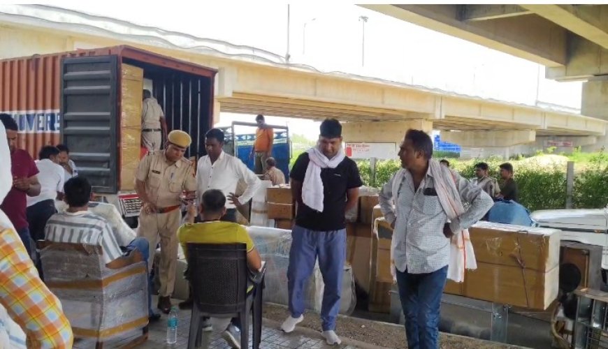 पिनान में दिल्ली-मुम्बई एक्सप्रेस वे पर हरियाणा से गुजरात जा रही शराब की 200 पेटियां पकडी