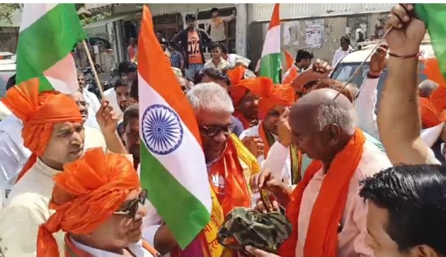 राजगढ़ में केंद्रीय वन एवं पर्यावरण मंत्री भूपेंद्र यादव के नेतृत्व में तिरंगा यात्रा निकाल कर दिया सेना को सम्मान