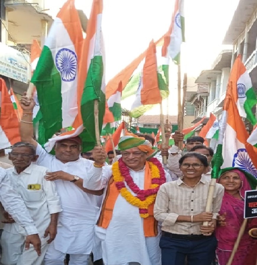 भाजपा ने भारतीय सेना के शौर्य एव सम्मान में निकली तिरंगा यात्रा