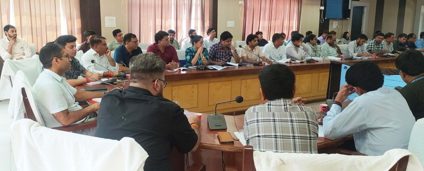 अन्तर्राष्ट्रीय योग दिवस तैयारियों की समीक्षा बैठक आयोजित