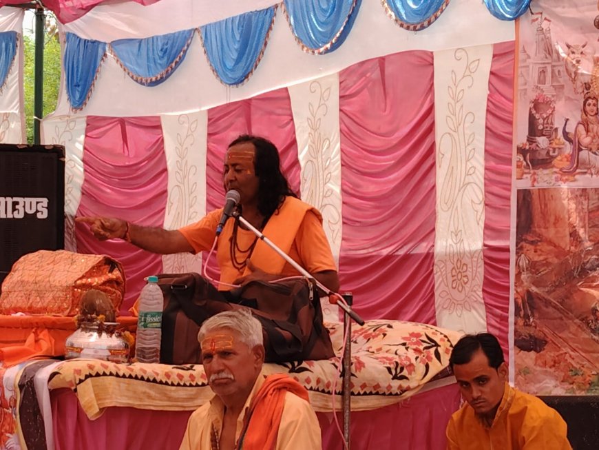 भगवान भोलेनाथ को देवताओं ने राजा दक्ष की पुत्री माता सती के साथ विवाह के लिए मनाया