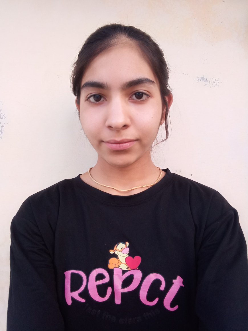 12 वीं कला वर्ग में किशोरी पंचायत परिक्षेत्र में आस्था शर्मा ने लहराया अपना परचम, सरकारी स्कूल में पढ़कर 93.20 प्रतिशत अंक किए प्राप्त