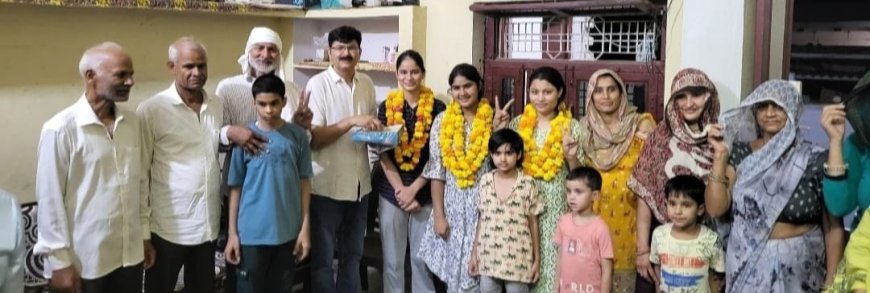 12वीं बोर्ड परीक्षा में ईपी स्कूल के 90 स्टूडेंट्स ने मारी बाजी