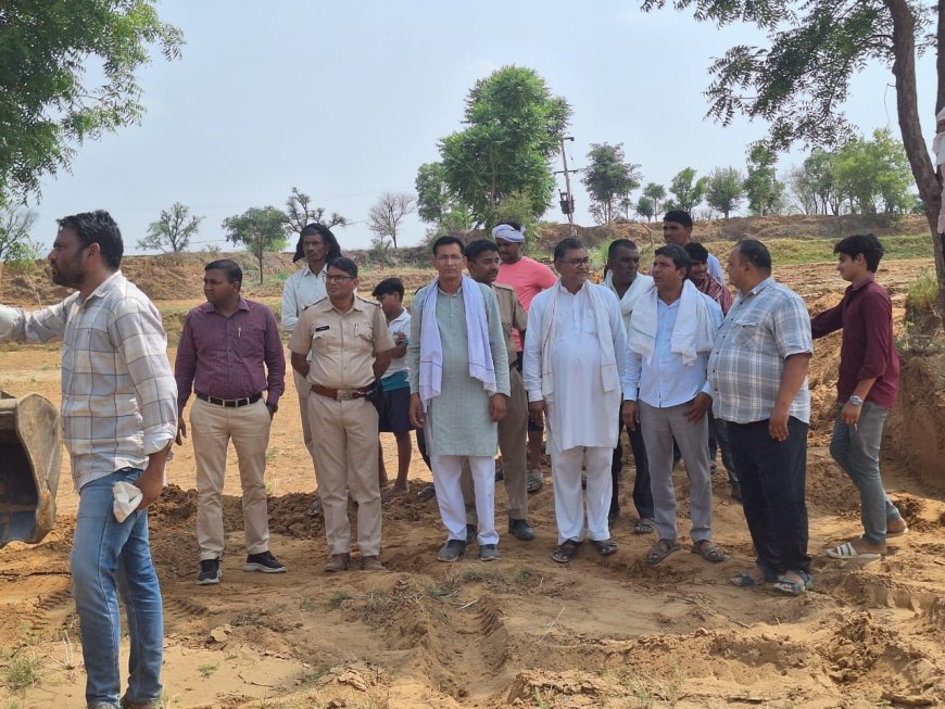 श्मशान घाट और राजकीय विद्यालय के खेल मैदान को कराया गया अतिक्रमण मुक्त