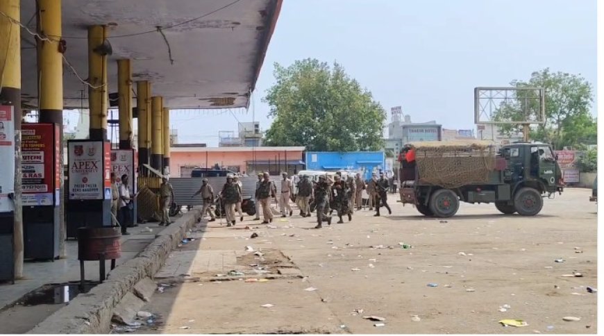 हीरादास बस स्टैंड पर आतंकी हमले की एक मॉक ड्रिल: देखकर यात्रियों और स्थानीय लोगों में थोड़ी देर के लिए बना अफरा-तफरी का माहौल