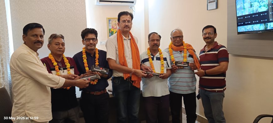 संकल्प आईटीआई संस्थान पर हिंदी पत्रकारिता दिवस पर पत्रकारों का किया सम्मान