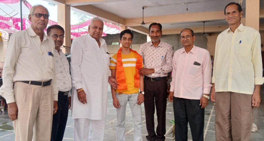 भामाशाह एवं सामाजिक संगठनों ने किया अनुशासित एवं होनहार छात्र पिछोलिया का सम्मान