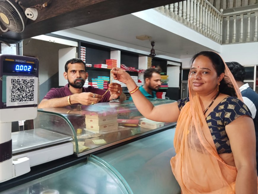 जसोदा देवड़ा ने अपनी ईमानदारी बताई, करीब दो तोले सोने की चेन की सुपुर्द