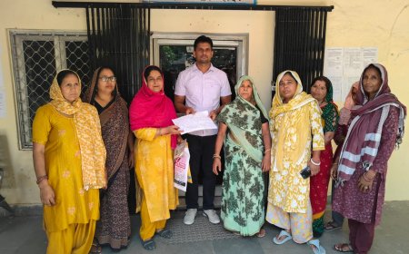 पेयजल समस्या से परेशान महिलाओं ने एसडीएम के नाम दिया ज्ञापन